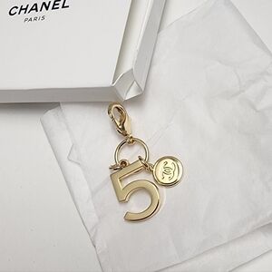 CHANEL No. 5 Gold Tone Keyring Bag Charm New W Cc Logo